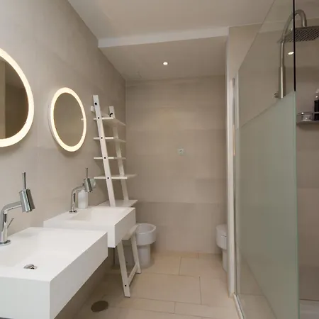 Luxury Flat, Mar, Air Con, Pool, Parking شقة