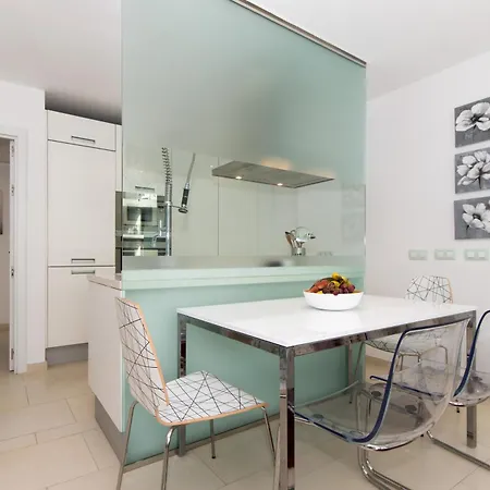 Luxury Flat, Mar, Air Con, Pool, Parking