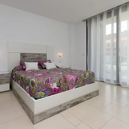 Luxury Flat, Mar, Air Con, Pool, Parking شقة *