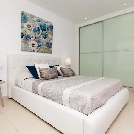 شقة Luxury Flat, Mar, Air Con, Pool, Parking بالم مار